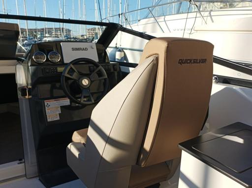 Quicksilver Activ 675 Cruiser Équipements Standard et Options du Quicksilver Activ 675 Cruiser