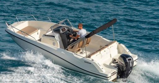 Quicksilver Activ 675 Open Design et esthétique du bateau