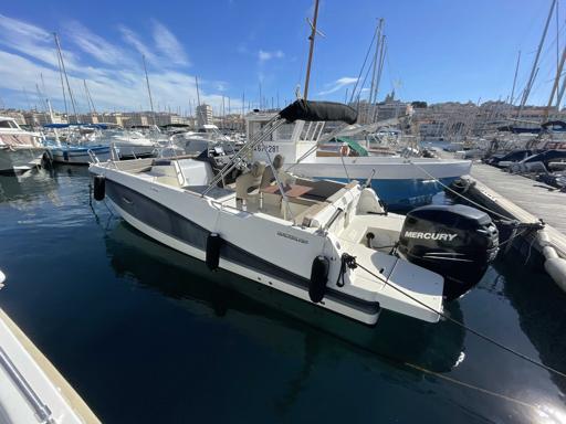 Quicksilver Activ 755 Sundeck Performances et Sécurité