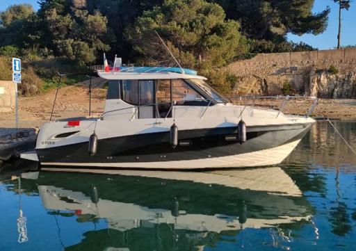 Quicksilver Activ 855 Cruiser Introduction au Quicksilver Activ 855 Cruiser