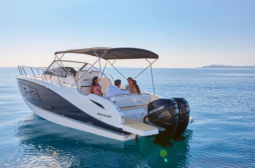 Quicksilver Activ 875 Sundeck Confort et Aménagement à Bord