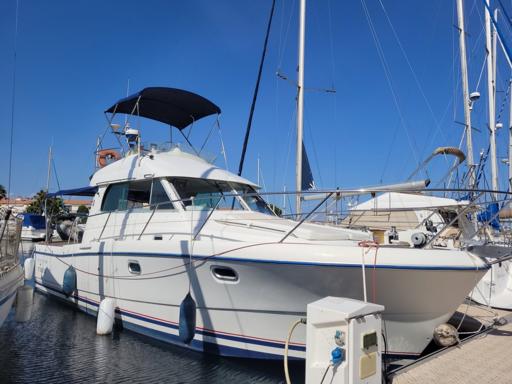 Beneteau <a title="Antares 10.80 à vendre" href="/bateaux/beneteau/antares-10.80">Antares 10.80</a> Fly Services et Support Bénéteau