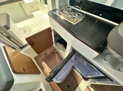 Beneteau Antares 7 Design et Aménagements