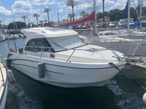 Beneteau Antares 8 OB Performances et Motorisation