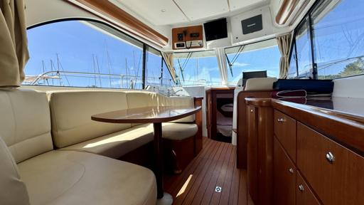 Beneteau Antares 980 Fly Services associés par Beneteau