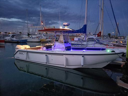 Boston Whaler Boston Whaler 26 Outrage Discover the Boston Whaler 26 Outrage: A Versatile Vessel