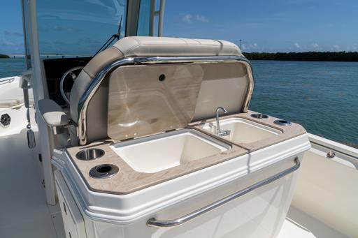 Boston Whaler Boston Whaler 280 Outrage Design et Aménagements pratiques du Boston Whaler 280 Outrage