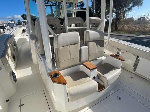 Boston Whaler Boston Whaler 360 Outrage Gamme Outrage et Produits Associés