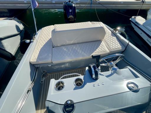 Rand Boats Breeze 20 Design et Aménagement Innovants