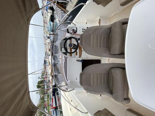 B2 Marine Cap Ferret 672 Sun Deck Premium Aménagements et Confort