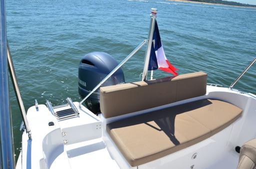 B2 Marine Cap Ferret 702 Open Équipements standards et options disponibles