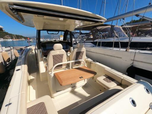 Chris Craft Catalina 30 Chris Craft Catalina 30 : Un Bateau Polyvalent