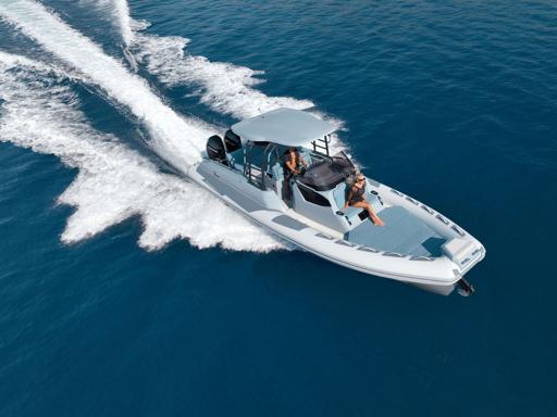 Ranieri Cayman Performance en mer