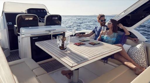 Joker Boat Clubman 35 Équipements et Aménagements Innovants