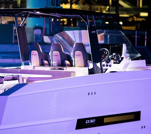 De Antonio Yachts D32 Open Détails du Design et de lAménagement