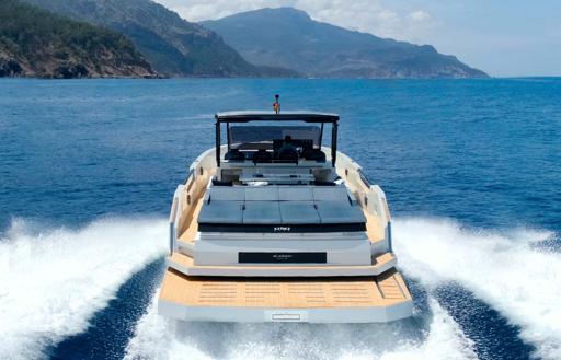 De Antonio Yachts D50 Open Design et Confort à Bord