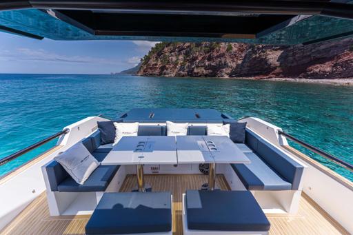 De Antonio Yachts D50 Open Spécifications Techniques