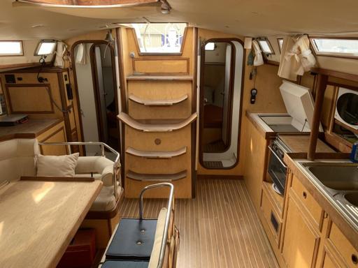 Beneteau First 456 Interior and Comfort