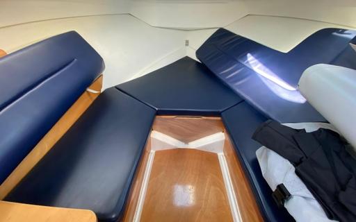 Beneteau Flyer 650 Cabine Équipements Extérieurs et Intérieurs