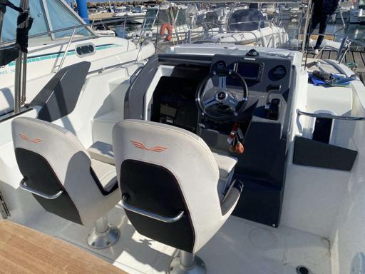 Beneteau Flyer 7.7 SUNdeck Motorisation et capacité technique