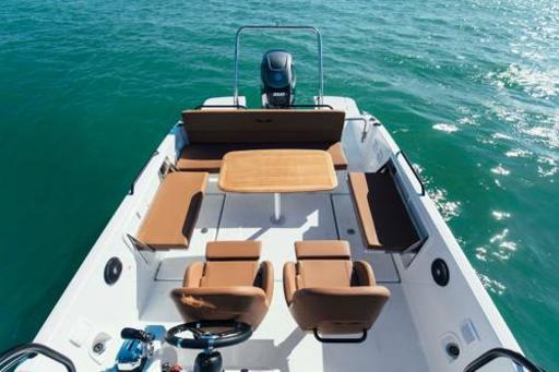 Beneteau Flyer 8 SPACEdeck Une expérience de navigation inégalée