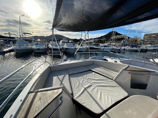 Beneteau Flyer 8.8 SPACEdeck Aménagements et Confort à Bord