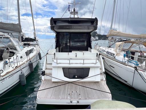 Galeon Galeon 425 Hts Caractéristiques du Bateau de 44 Pieds