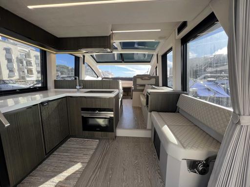 Galeon Galeon 470 Sky Caractéristiques techniques du Galeon 470 Skydeck