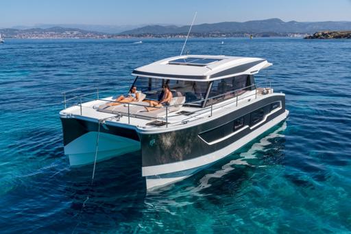 Fountaine Pajot My 4 S Présentation du Fountaine Pajot MY 4.S