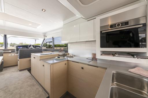 Fountaine Pajot My 5 Confort et Espaces de Vie