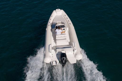 Nuova Jolly NJ 650 XL Stabilité et Performance en Mer