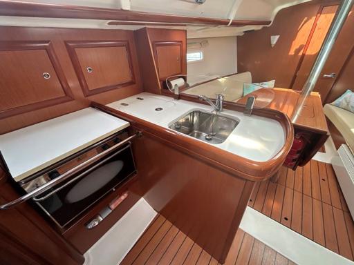 Beneteau Oceanis 323 Clipper Services et Soutien offerts par BENETEAU