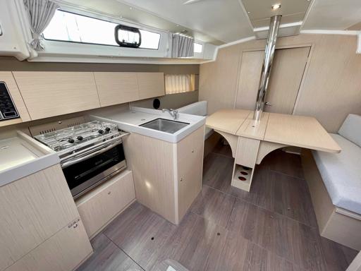 Beneteau Oceanis 38.1 Confort et Design Intérieur