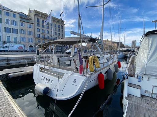 Beneteau Oceanis 45 Équipements et Confort