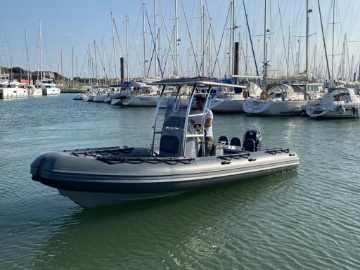 3D Tender <a title="Patrol 650 à vendre" href="/bateaux/3d-tender/patrol-650">Patrol 650</a> Hypalon Équipements standards du <a title="Patrol 650 à vendre" href="/bateaux/3d-tender/patrol-650">Patrol 650</a>