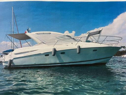 Jeanneau Prestige 30 S Comparaison avec le <a title="Leader 805 à vendre" href="/bateaux/jeanneau/leader-805">Leader 805</a>