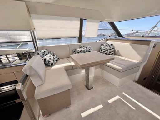 Prestige Yachts Prestige 420 Fly Caractéristiques Techniques de la Prestige 420