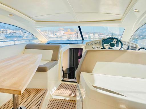 Jeanneau Prestige 440 S Découvrez le luxe incarné par le yacht PRESTIGE 440S