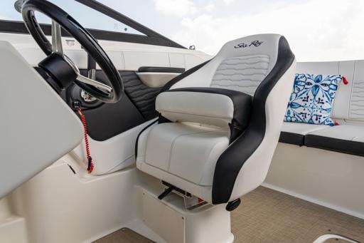 Sea Ray Sea Ray 190 SPX Design et confort du Sea Ray 19 SPX