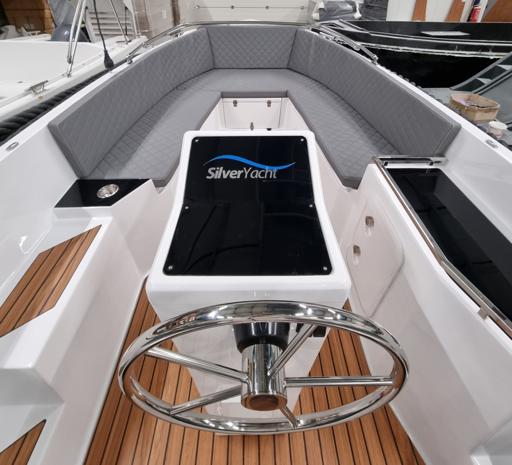 Silver Yacht Silver 655 Tender Options de personnalisation pour le Silver Yacht 655 Tender