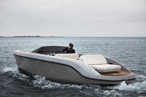 Rand Boats Spirit 25 Rand Spirit 25 : Un Design Élégant et Moderne