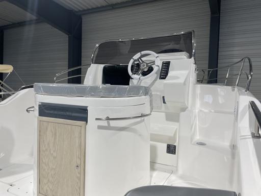 Aquabat Sport Infinity 850 WA Luxe Équipements Inclus avec le Bateau