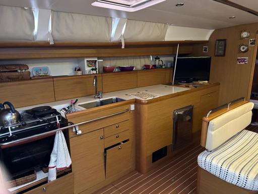 Jeanneau Sun Odyssey 49 i Comparaison avec dautres modèles