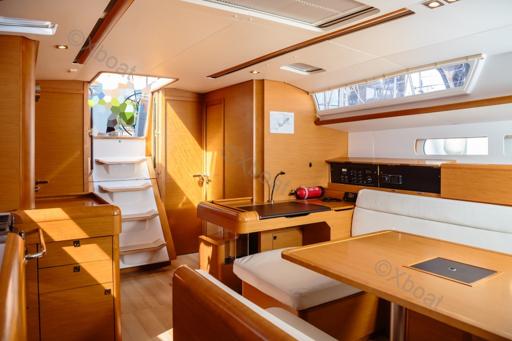 Jeanneau Sun Odyssey 519 Design innovant et confort intérieur