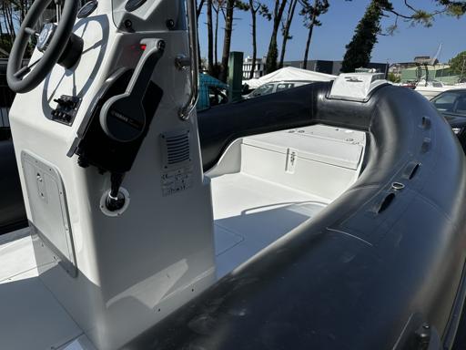 Capelli Tempest 560 Easy Features and Amenities